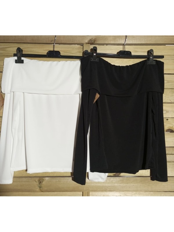 Top de punto de lycra con hombros descubiertos 2