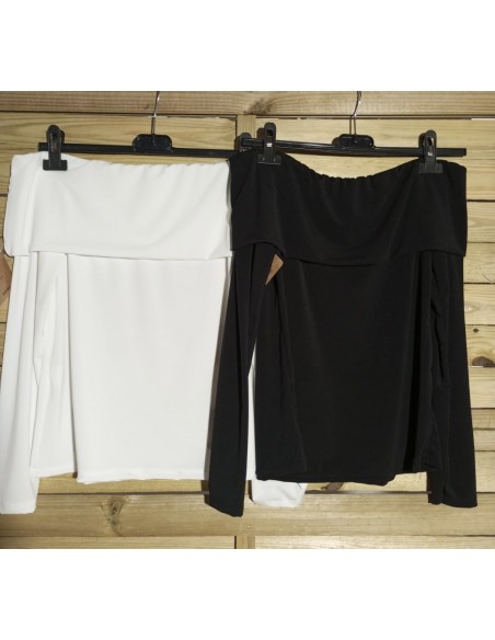 Top de punto de lycra con hombros descubiertos