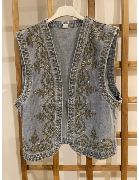 Chaleco vaquero bordado en dorado