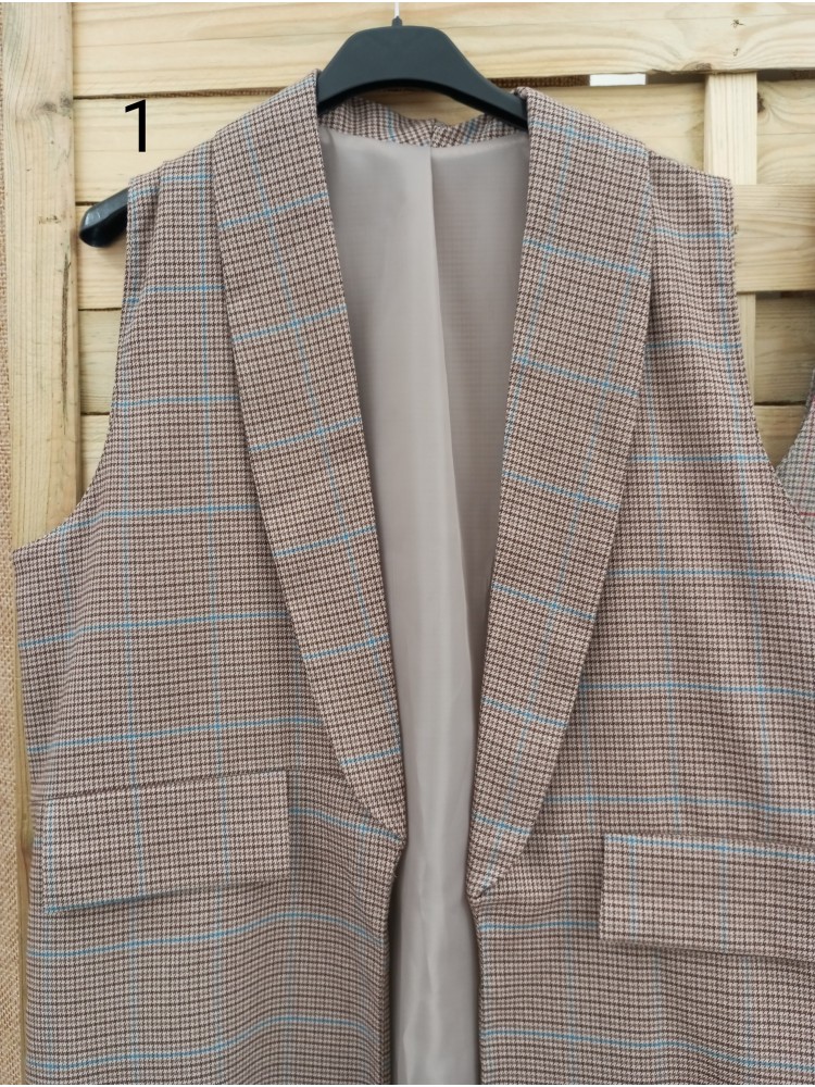 Chaleco largo cuadritos con solapa