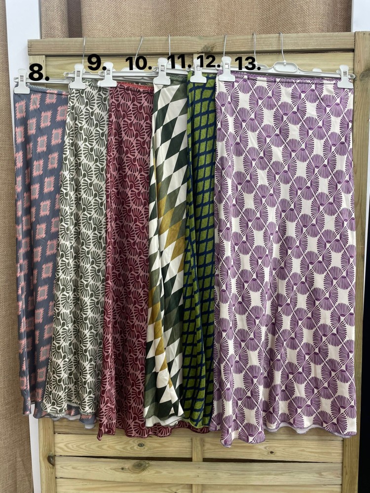 falda estampada saten midi