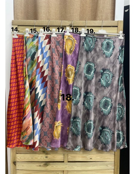 falda estampada saten midi