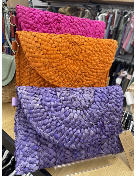 Cartera de rafia con asa de color