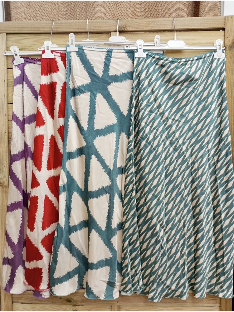 falda estampada saten midi