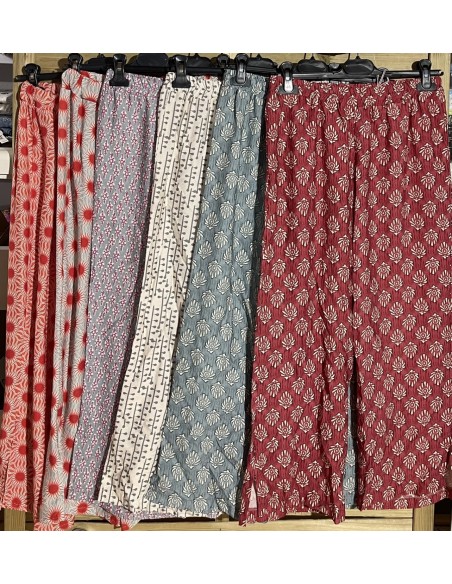 Pantalón estampado cinturilla elastica rajas laterales