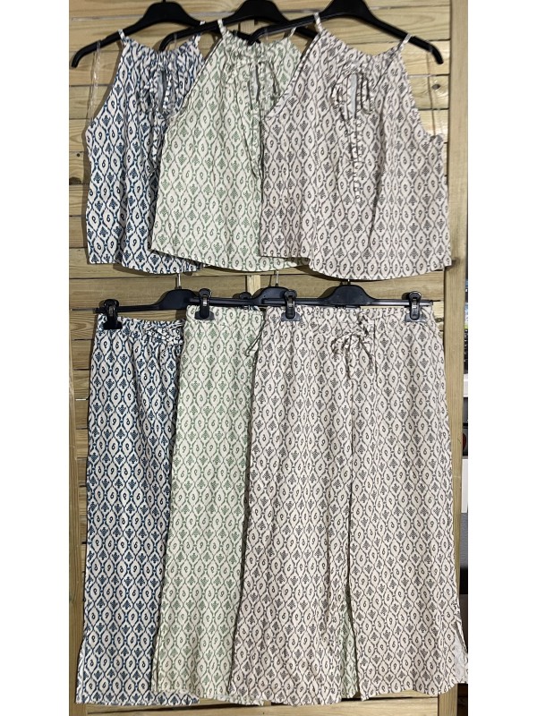 Pantalón pesquero rajas laterales florecitas