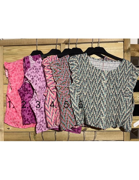 Camisa florecitas/zig zag con botones fruncida