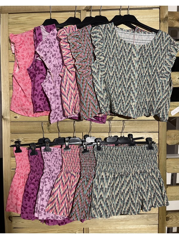 Camisa florecitas/zig zag con botones fruncida 2