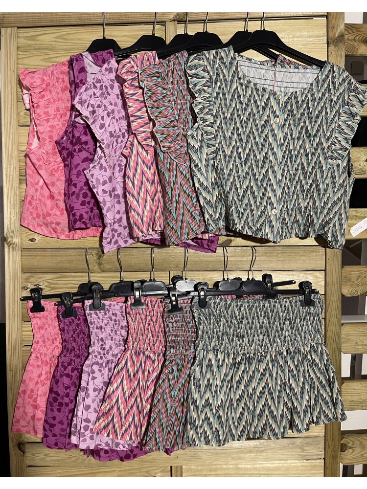 Camisa florecitas/zig zag con botones fruncida