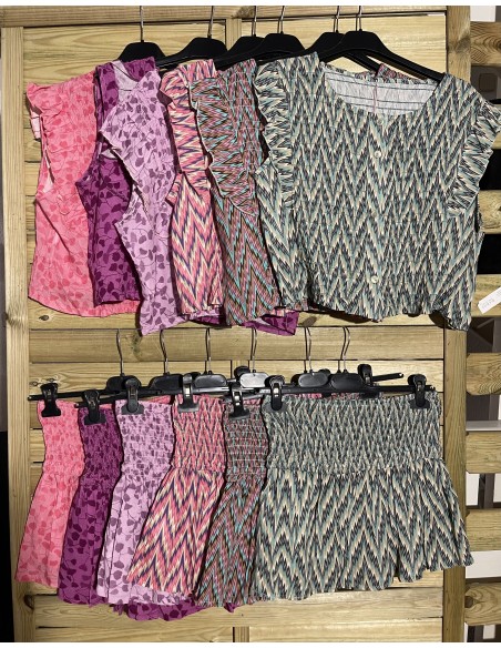 Camisa florecitas/zig zag con botones fruncida