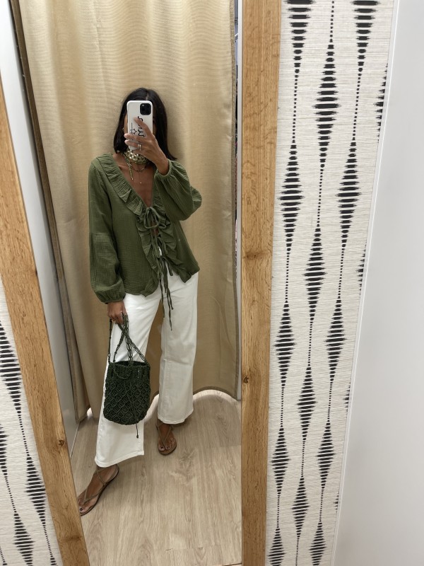 Camisa lisa triple lazo y volantito 2