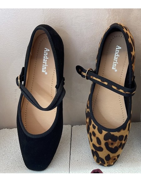 Bailarina con hebilla y vivos