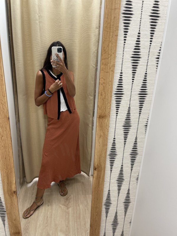 Falda midi fina mini puntilla 2