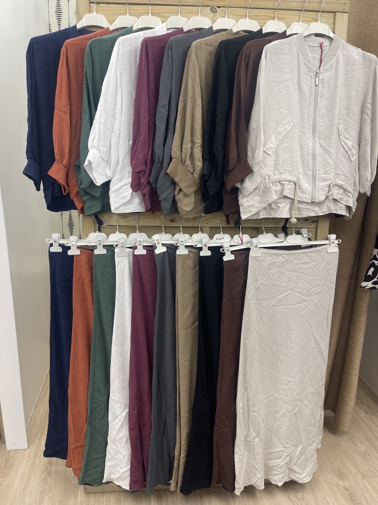 Falda midi fina mini puntilla