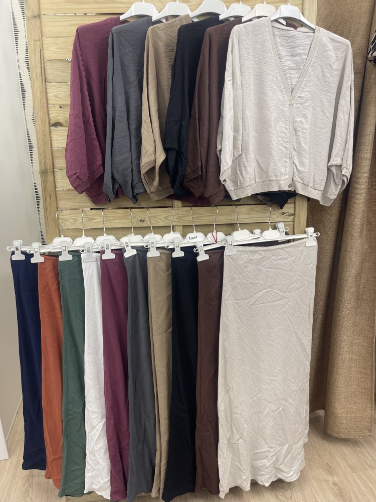 Falda midi fina mini puntilla