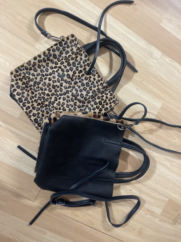 Bolso bandolera de piel estampado leopardo 2