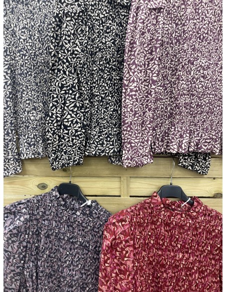 Camisa estampada frunce con volantito en cuello y cintura