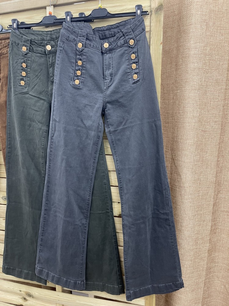 Jeans recto doble fila boton dorado