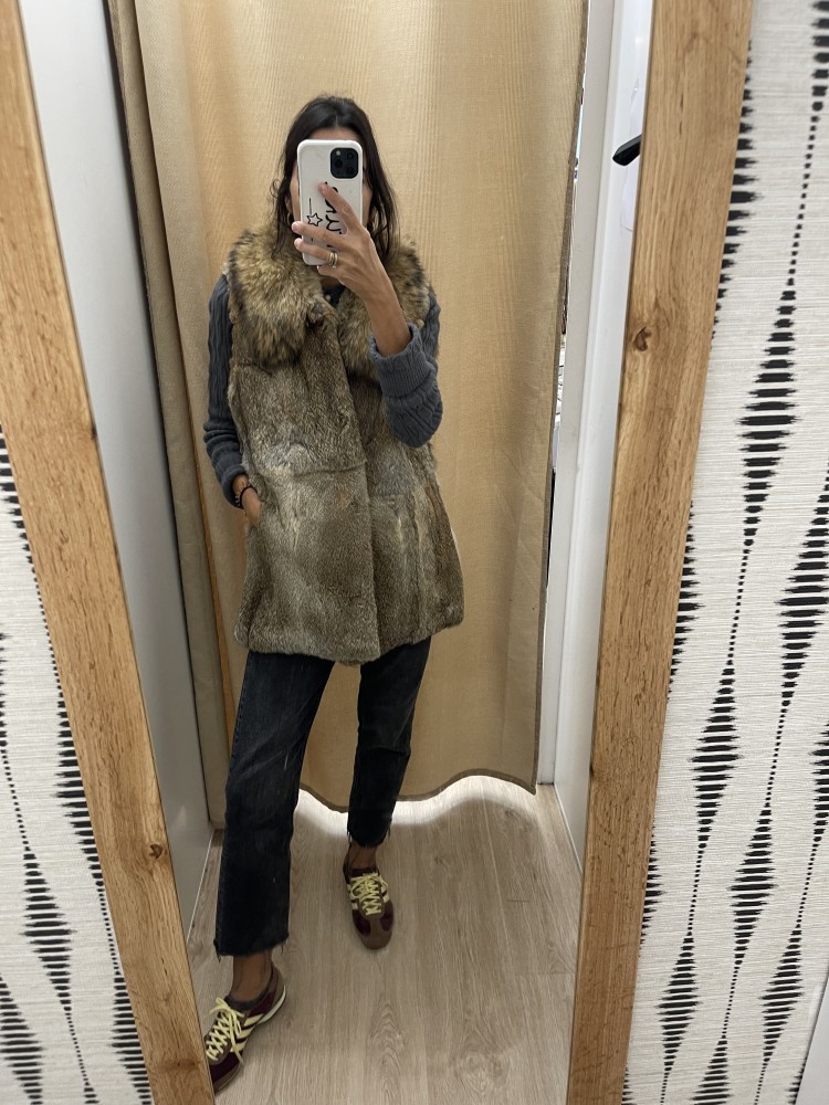 Chaleco de pelo natural con cuello midi