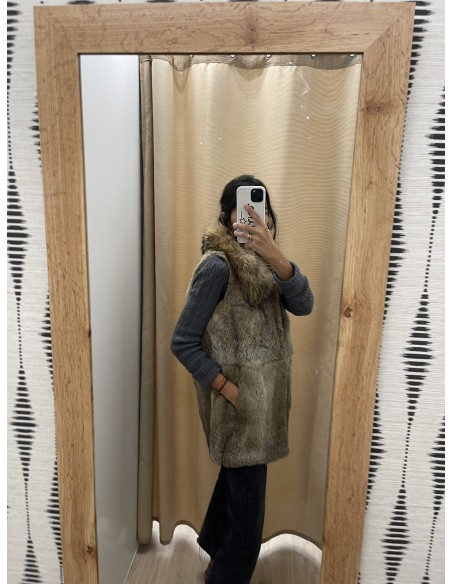 Chaleco de pelo natural con cuello midi