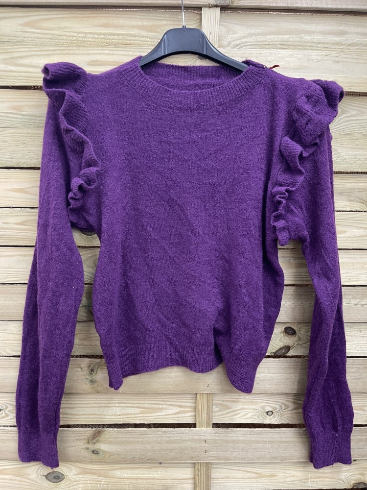 Jersey cuello caja y volante en hombros