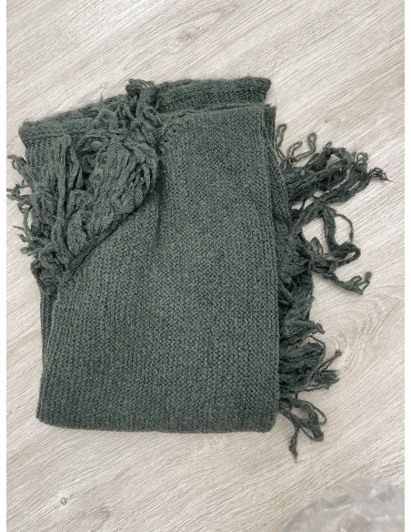 Capa de lana en pico flecos