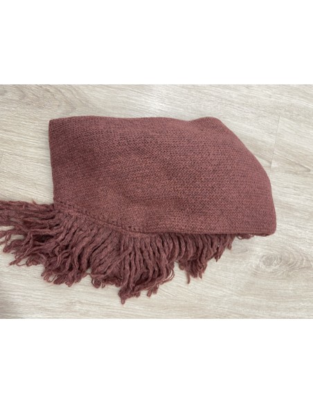 Capa de lana en pico flecos