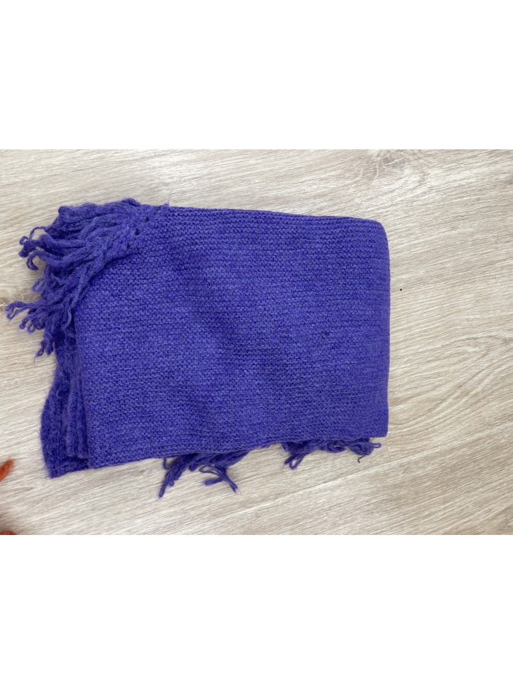 Capa de lana en pico flecos