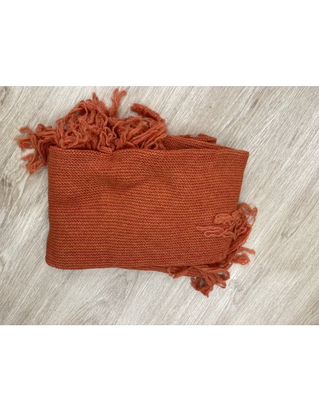 Capa de lana en pico flecos