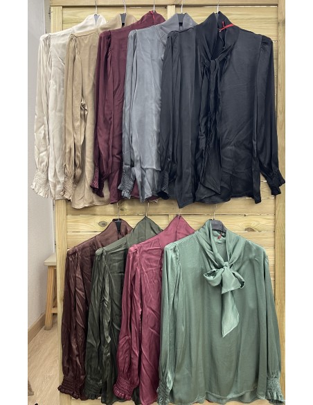 Camisa satén lisa con lazo en cuello