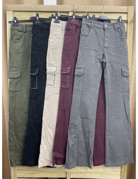 Pantalon bolsillos laterales con tachas