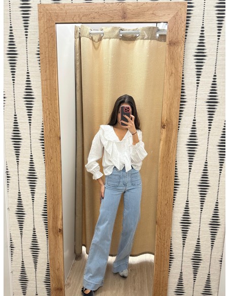 Jeans doble botones y bolsillos delanteros