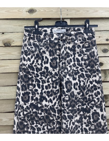 Jeans leopardo fondo claro