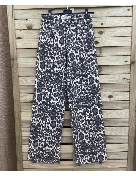 Jeans leopardo fondo claro