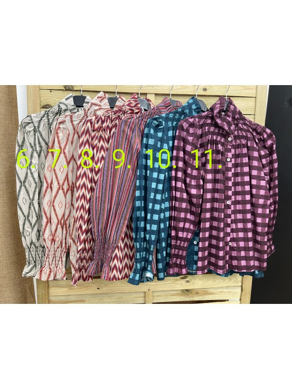 Camisa estampada con botones y  cuello subido con frunce 2