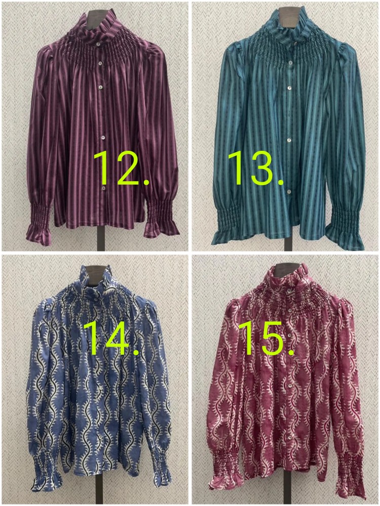 Camisa estampada con botones y  cuello subido con frunce