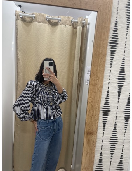 Camisa rayitas con pecho fruncido y doble volante