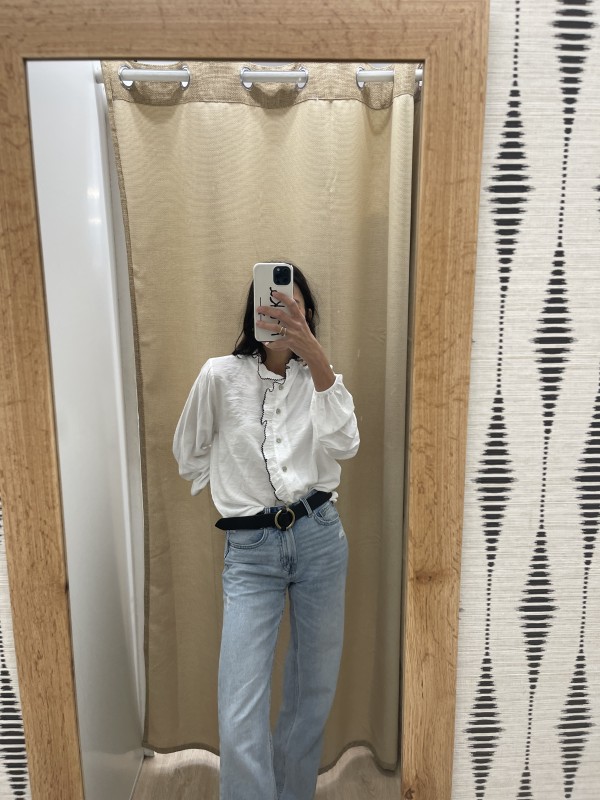 Camisa lisa volantito vertical con vivo 2