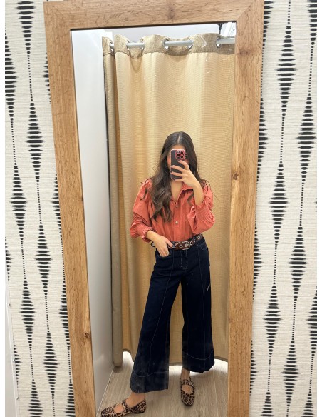 Jeans pespunte delantero y en bajo