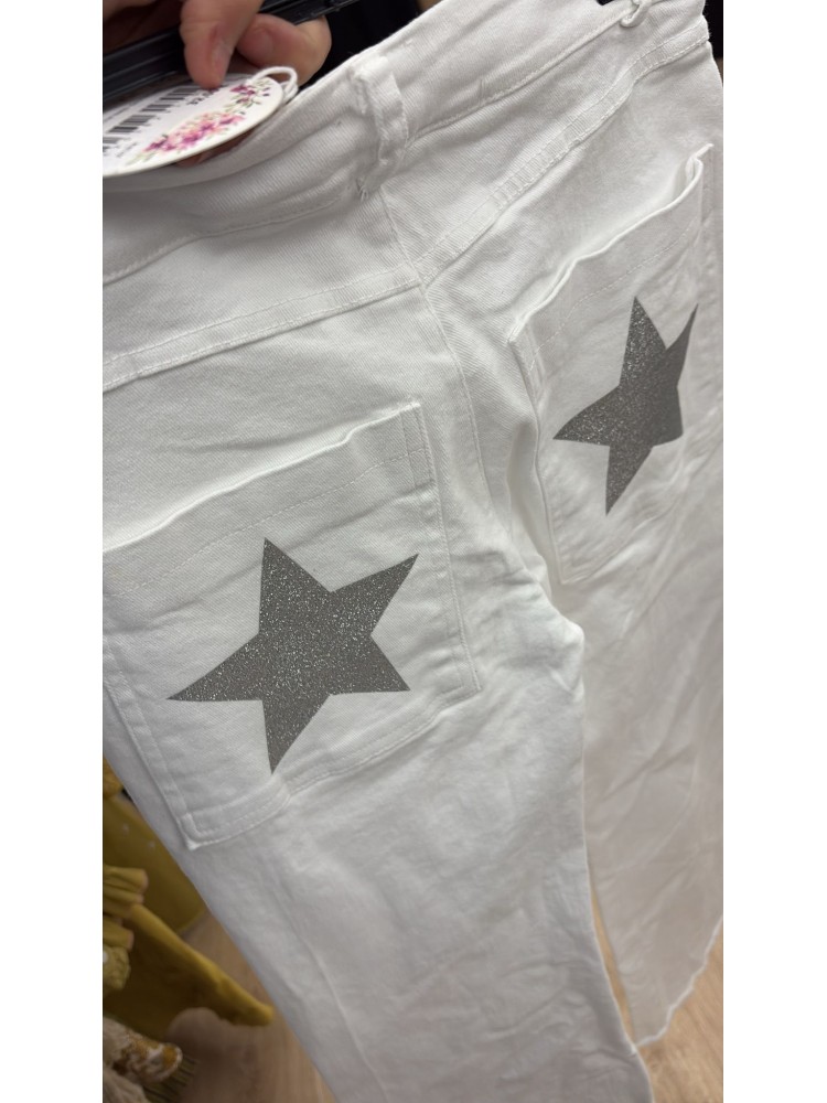 Jeans bolsillo parche estrellas traseras plateadas