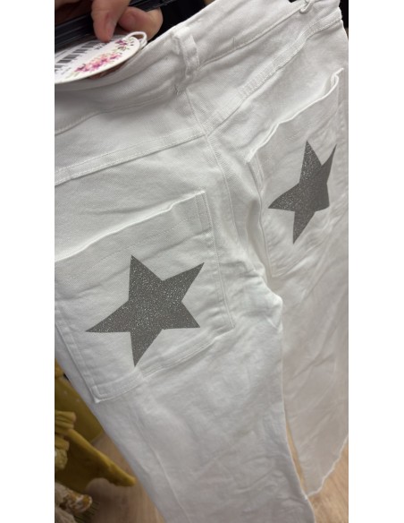 Jeans bolsillo parche estrellas traseras plateadas