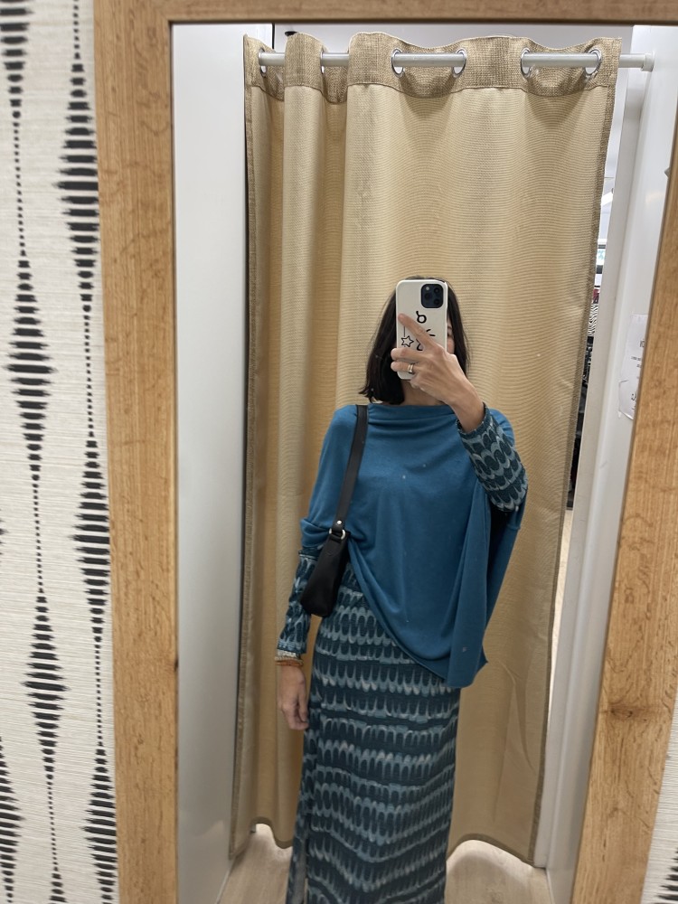 Vestido ondas brillito con abertura en escote