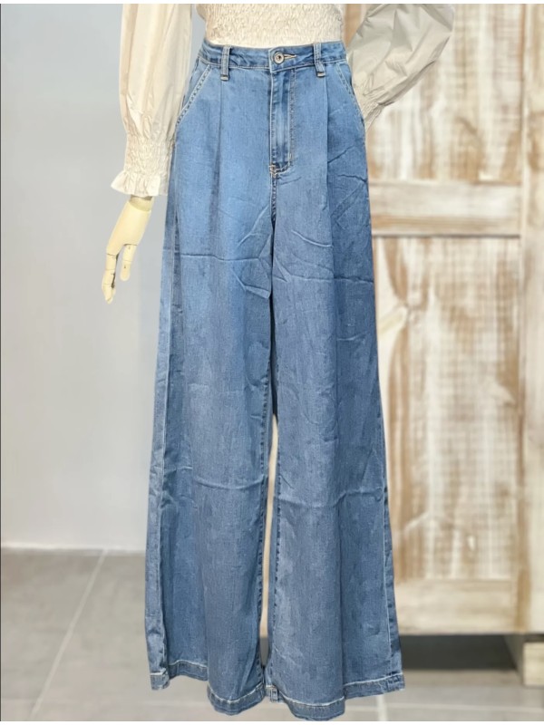 Jeans cinturilla ancha y pliegues delanteros