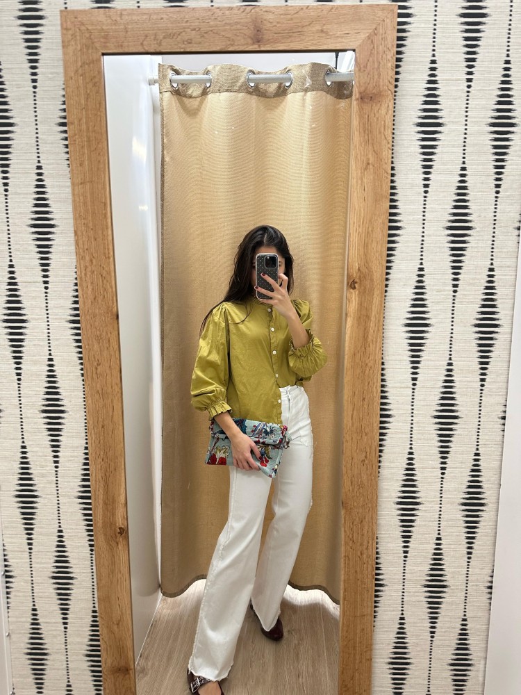 Jeans bolsillo parche con desflecado lateral