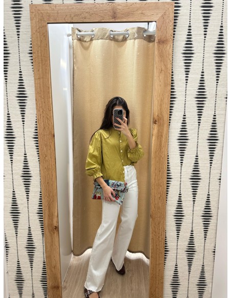 Jeans bolsillo parche con desflecado lateral