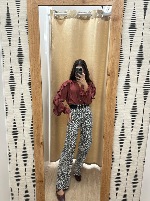 Jeans leopardo gris fondo blanco 2