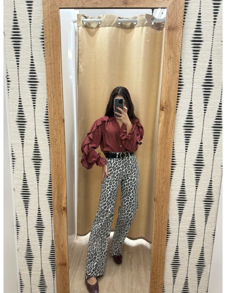 Jeans leopardo gris fondo blanco