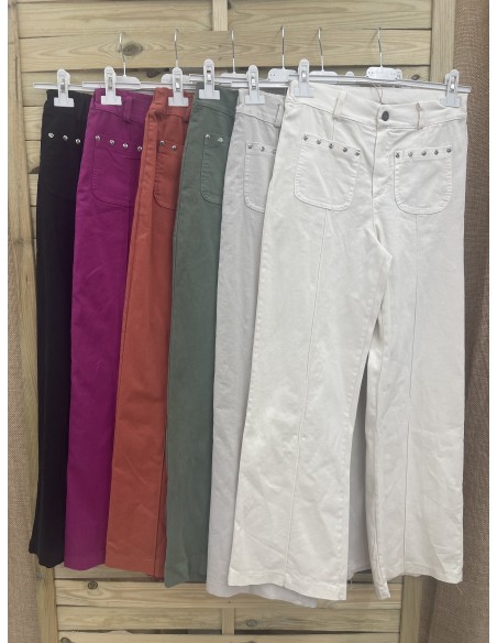 Pantalon tachas con estrellitas en bolisllos