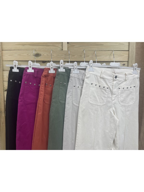 Pantalon tachas con estrellitas en bolisllos 2