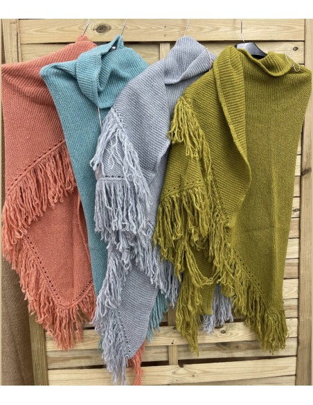 Capa de lana en pico flecos